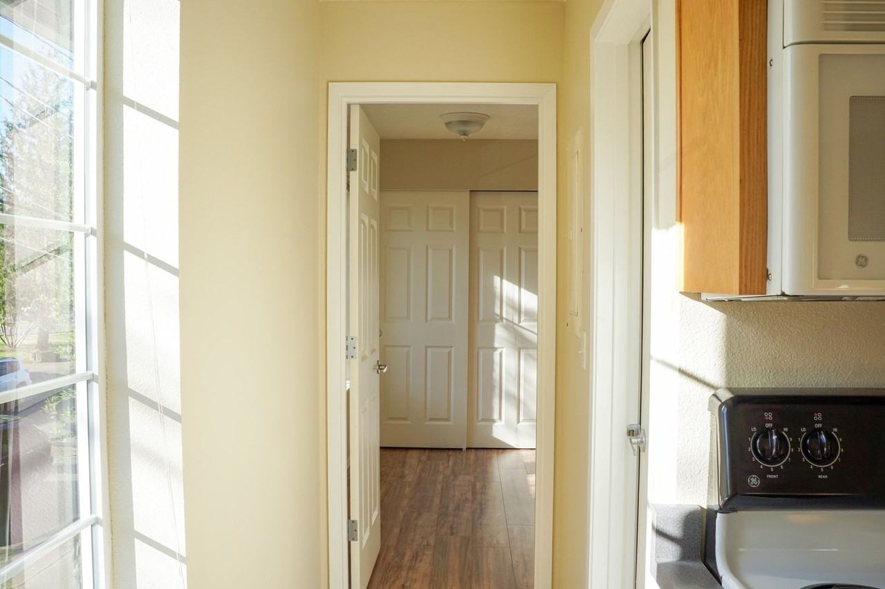 8635 N Leonard St #7 - Photo 5 of 9