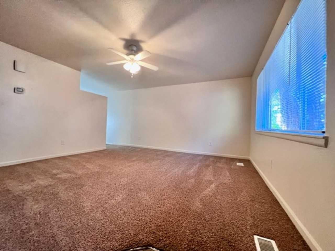 1526 N 25th St - Photo 5 of 17