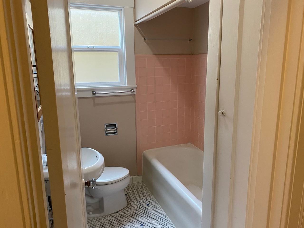 45th Street-1039 - Photo 6 of 19