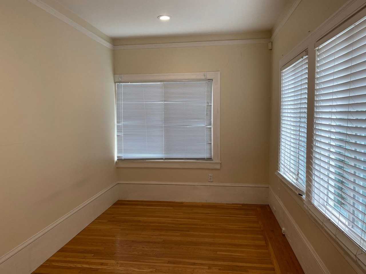 45th Street-1039 - Photo 7 of 19