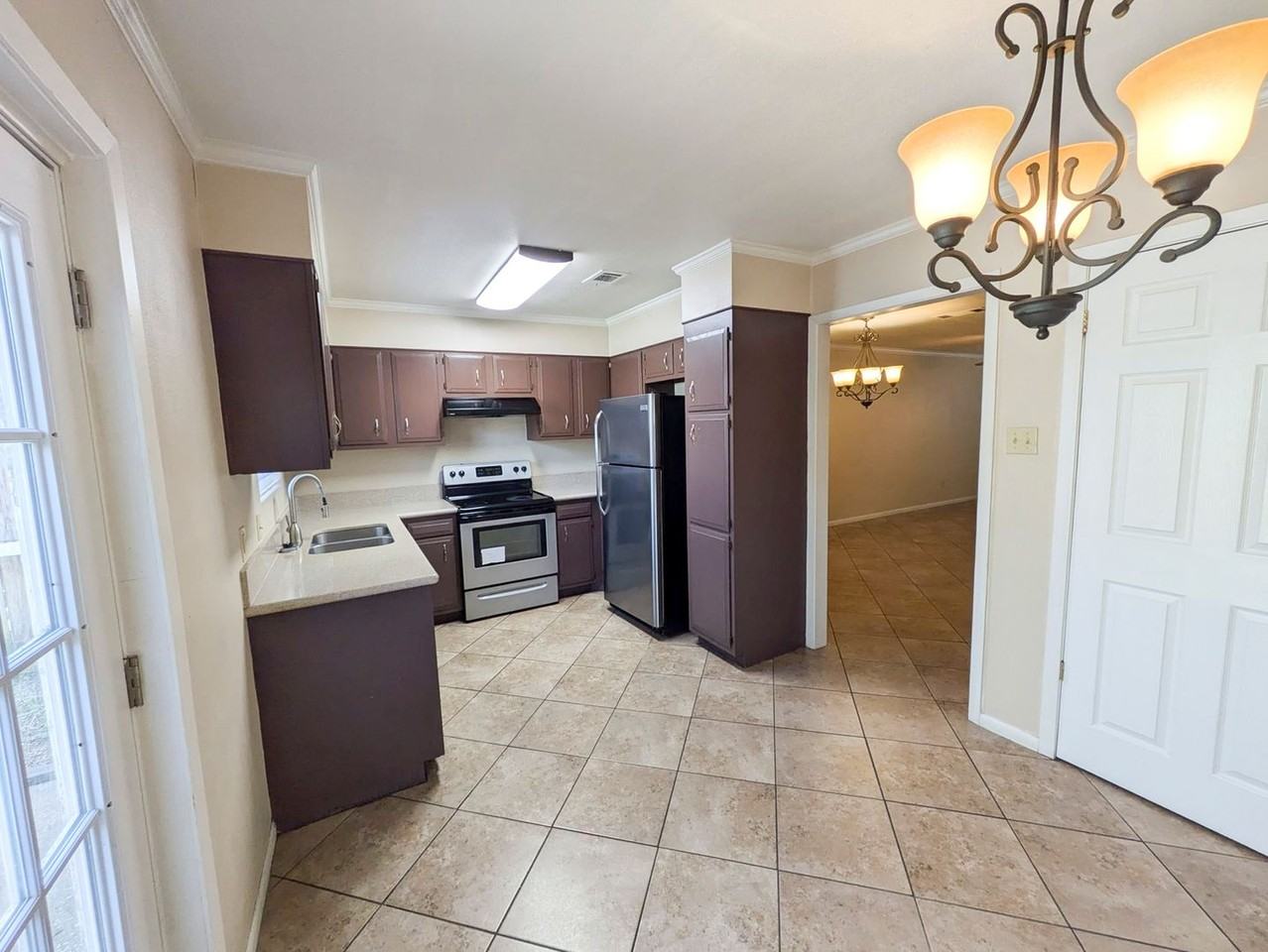 956 Sunmeadow Dr - Photo 5 of 18