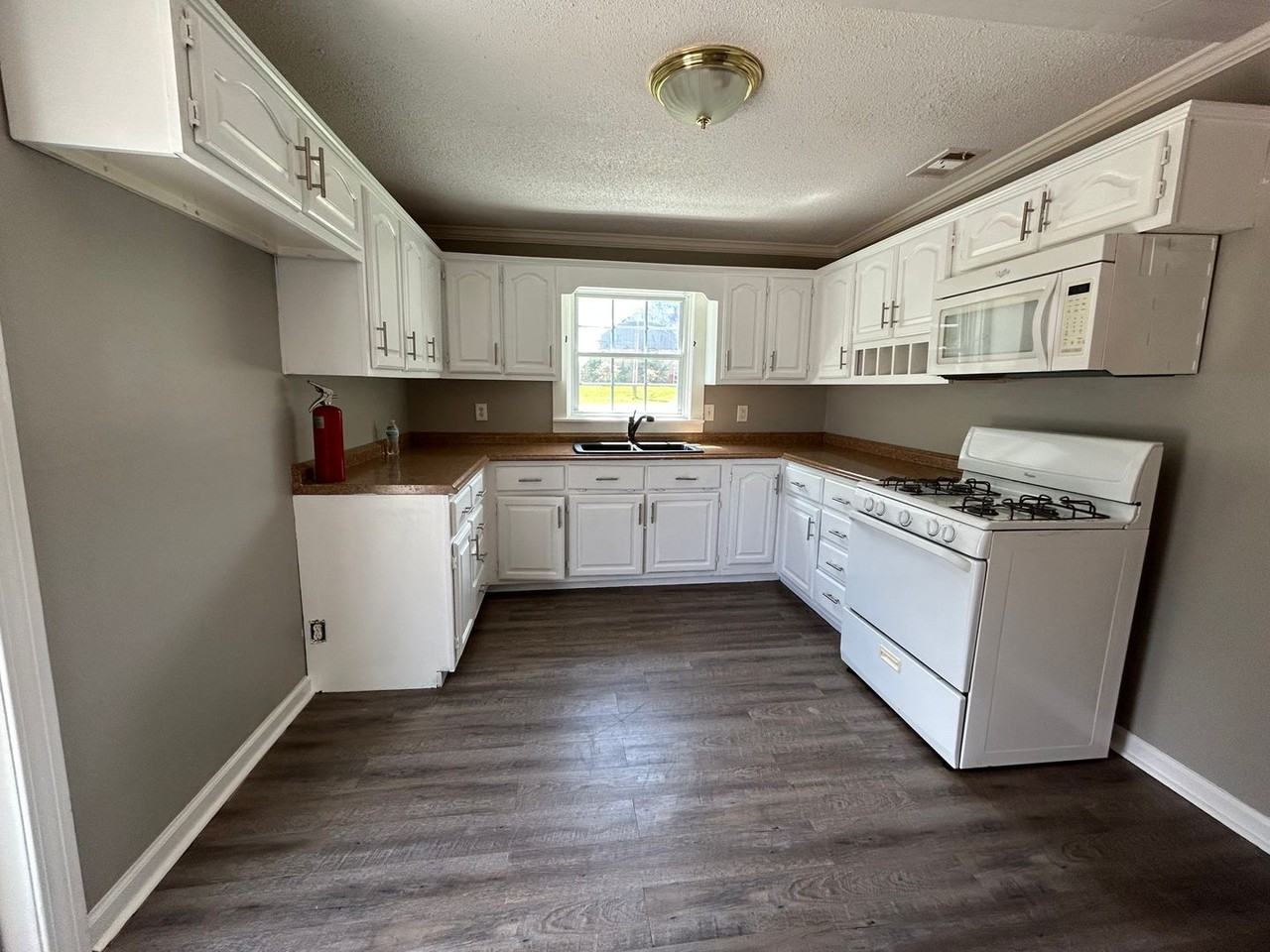 342 Lagrange St - Photo 7 of 10