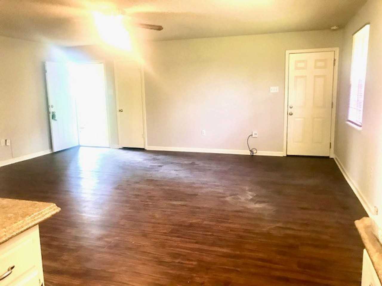 15343 Monica Ave - Photo 2 of 10