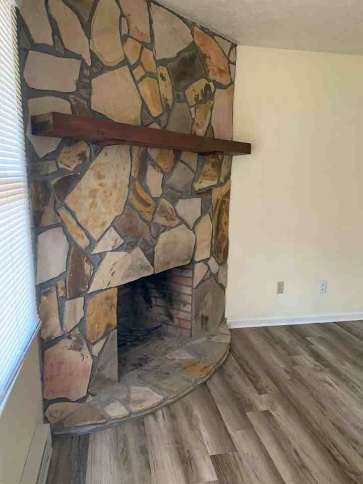 138 Adams Ln - Photo 3 of 24