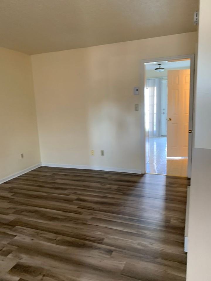 138 Adams Ln - Photo 5 of 24