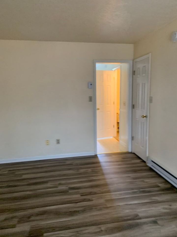 138 Adams Ln - Photo 6 of 24