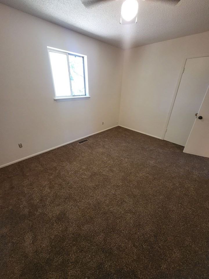 2068 Sheffield Mnr W - Photo 5 of 7