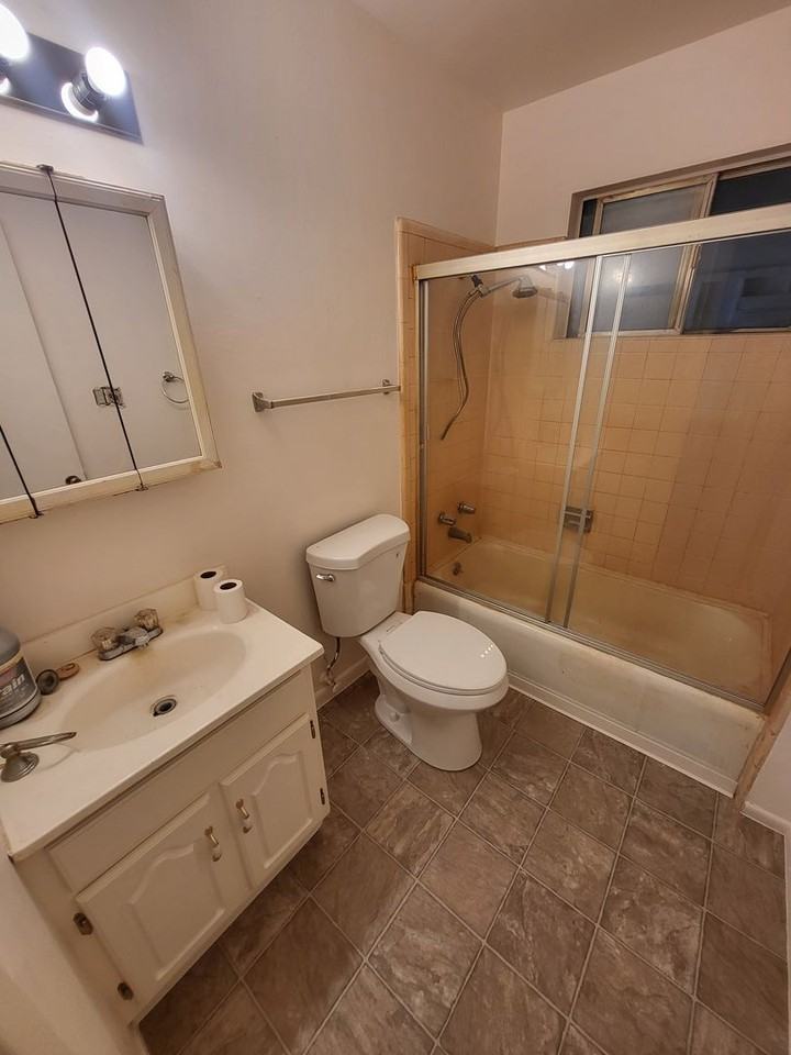 2068 Sheffield Mnr W - Photo 6 of 7