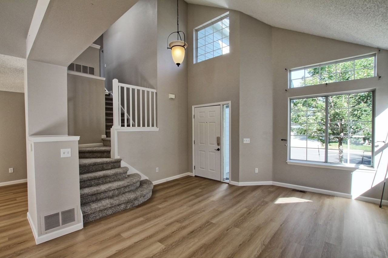 17048 Campo Dr - Photo 2 of 20