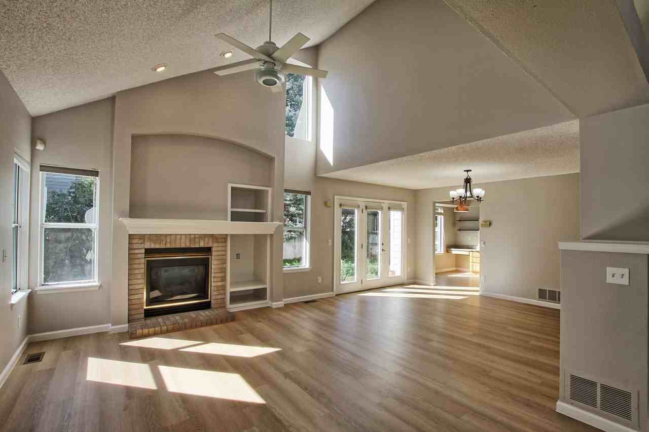 17048 Campo Dr - Photo 5 of 20