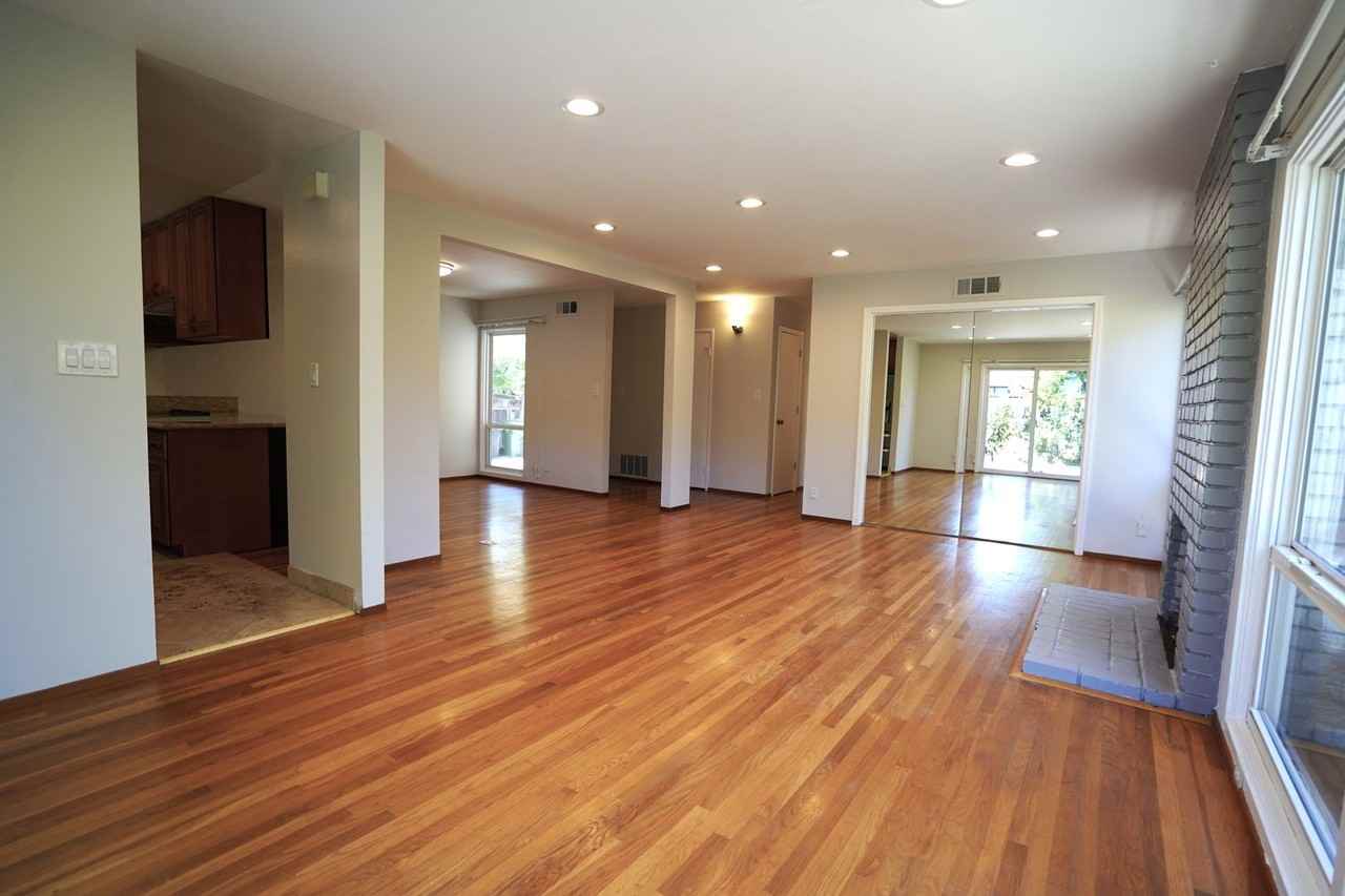 1185 Countess Ct - Photo 5 of 28