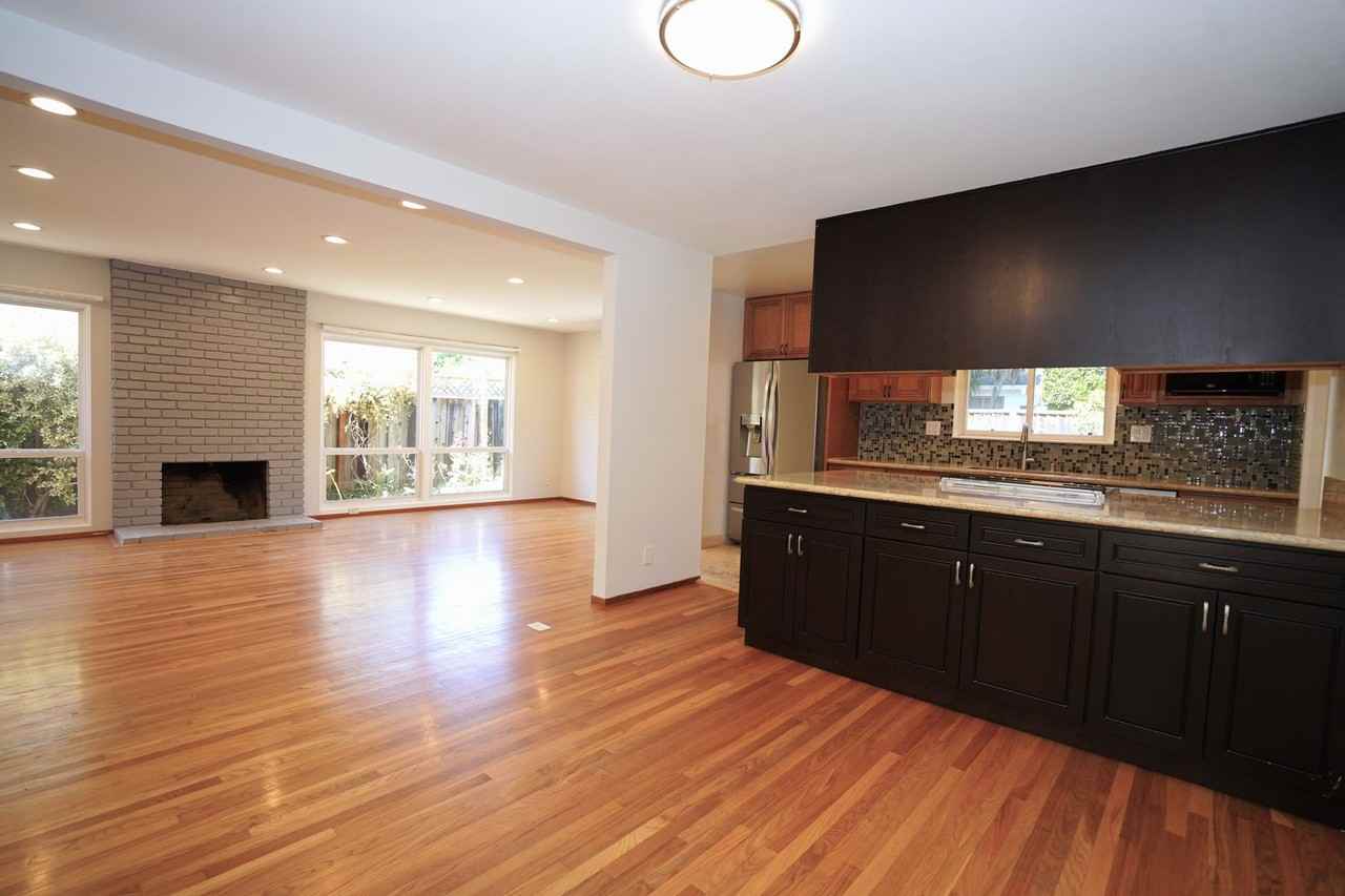 1185 Countess Ct - Photo 6 of 28