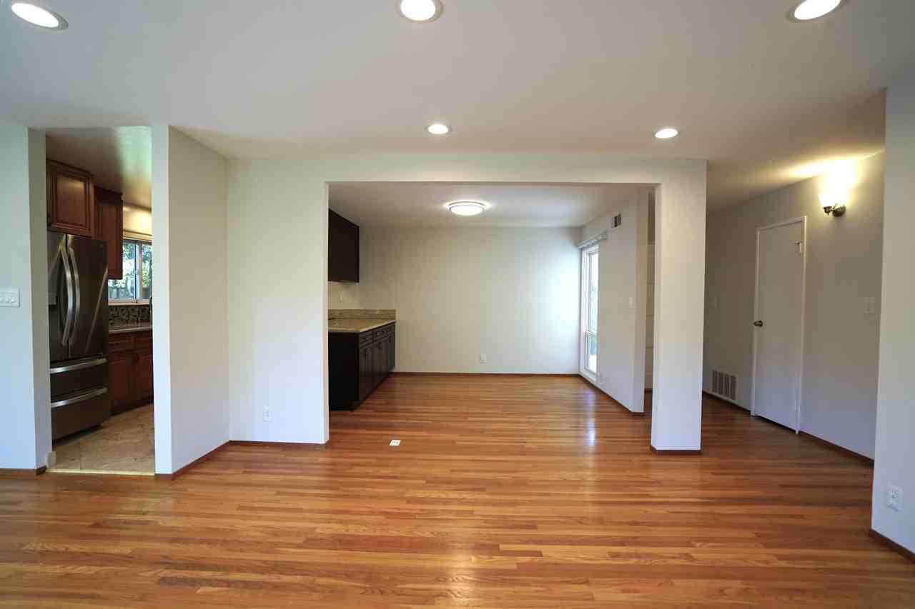 1185 Countess Ct - Photo 7 of 28