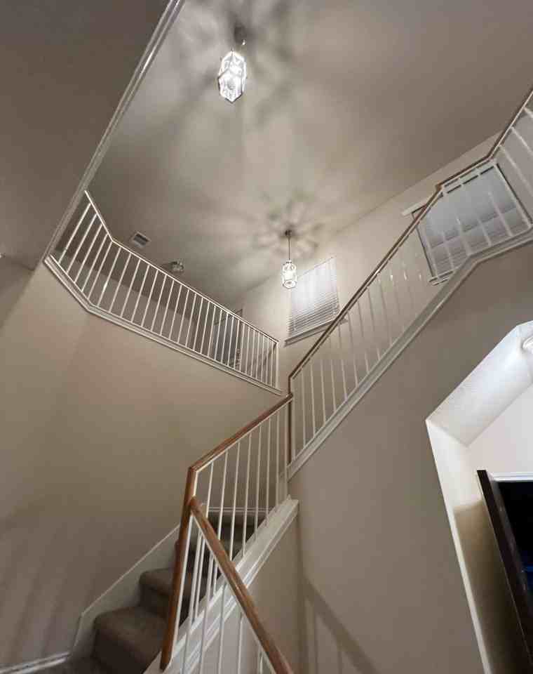 200 Picadilly Dr - Photo 2 of 8
