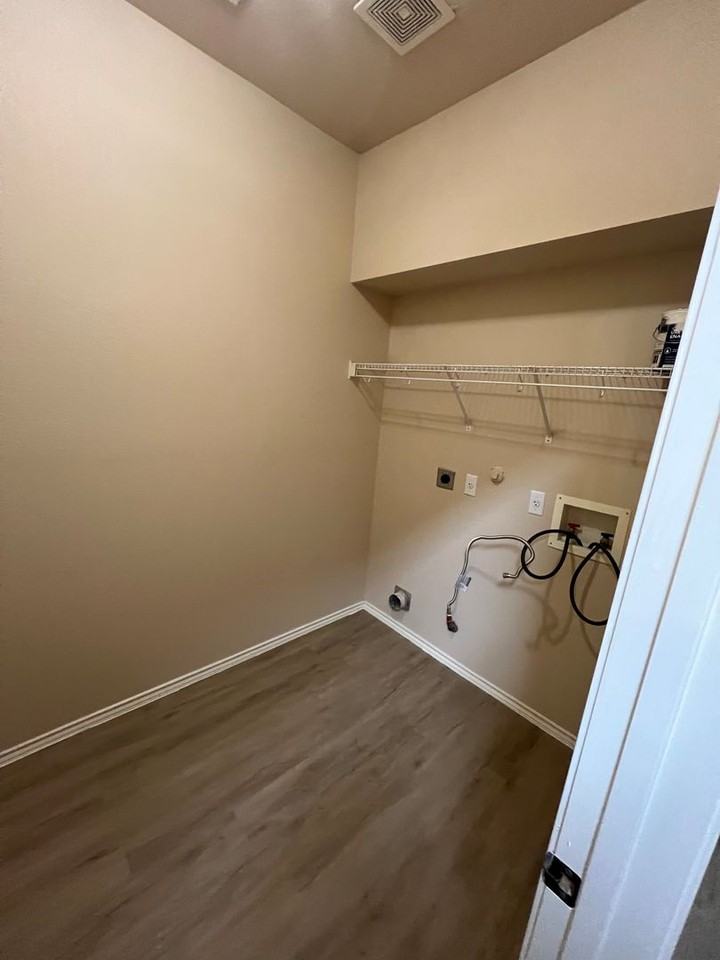 200 Picadilly Dr - Photo 5 of 8