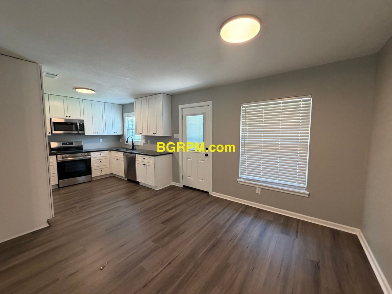 1704 Nina St - Photo 3 of 13