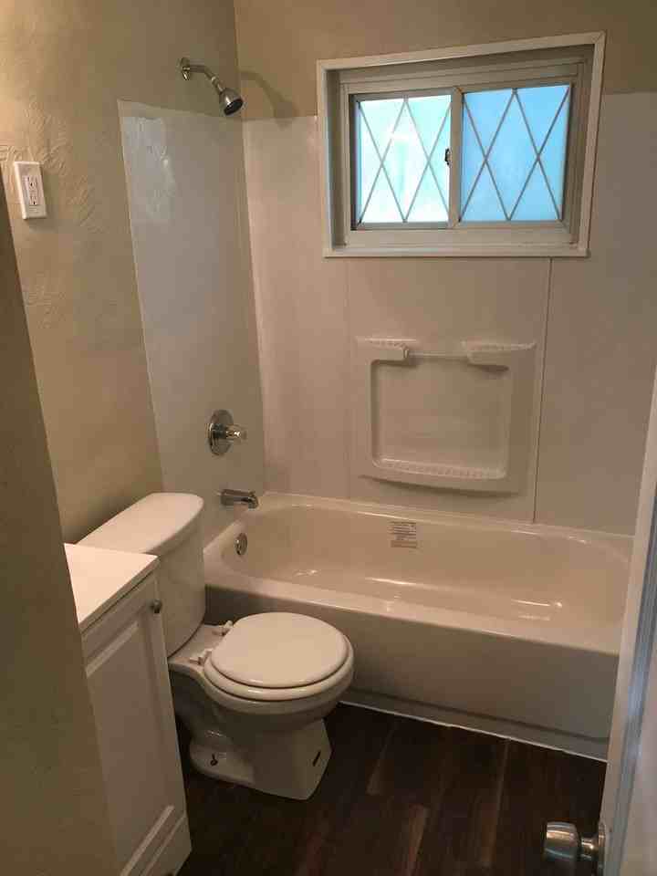 424 Rose Ave - Photo 6 of 9
