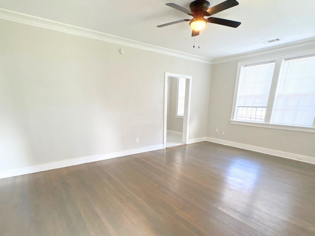 859 Biggs St - Photo 4 of 19
