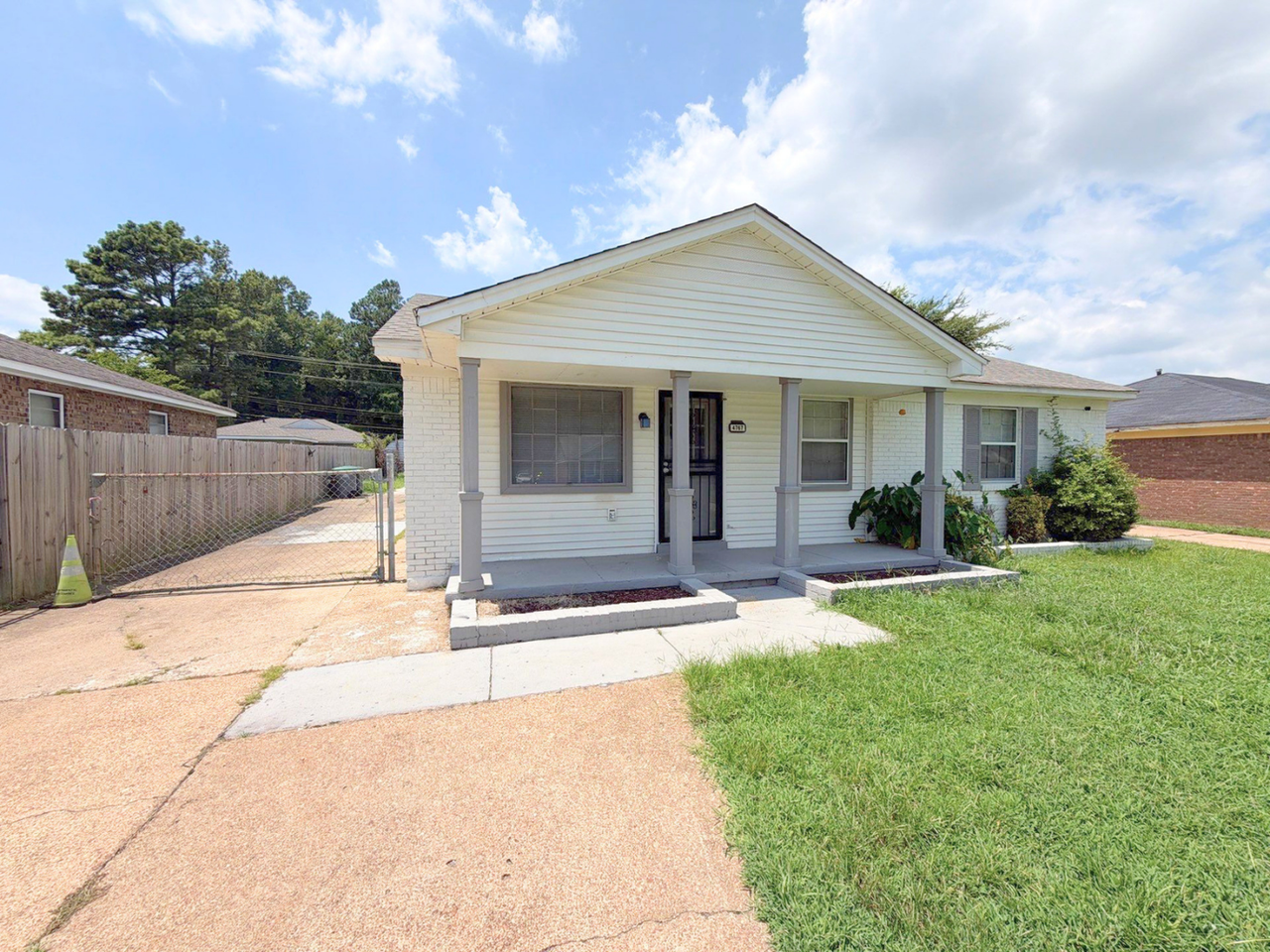 4767 Bradford Dr - Photo 2 of 25
