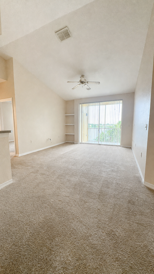 1420 Lake Shadow Cir - Photo 4 of 23