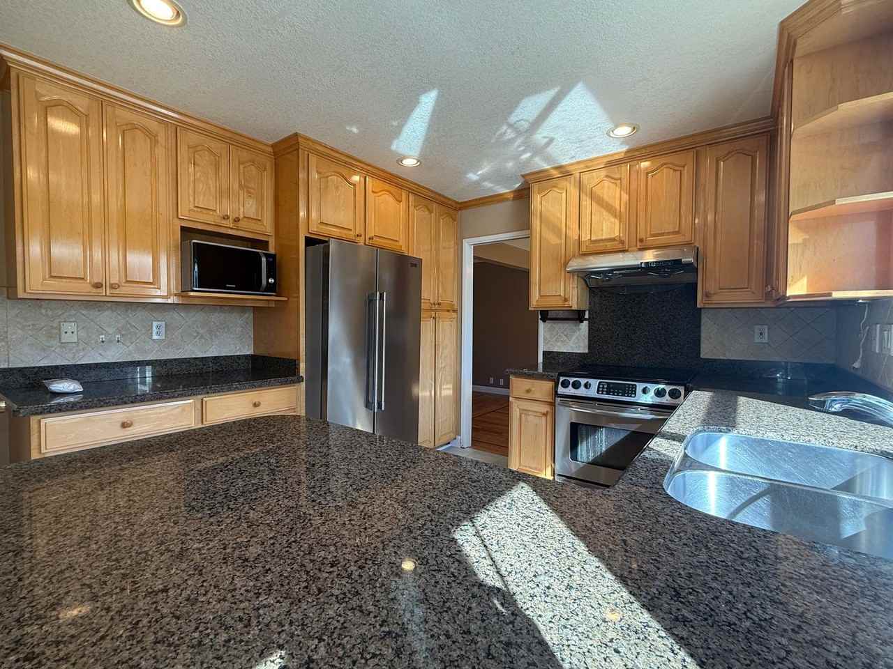 6556 Idlebrook Ct - Photo 2 of 16