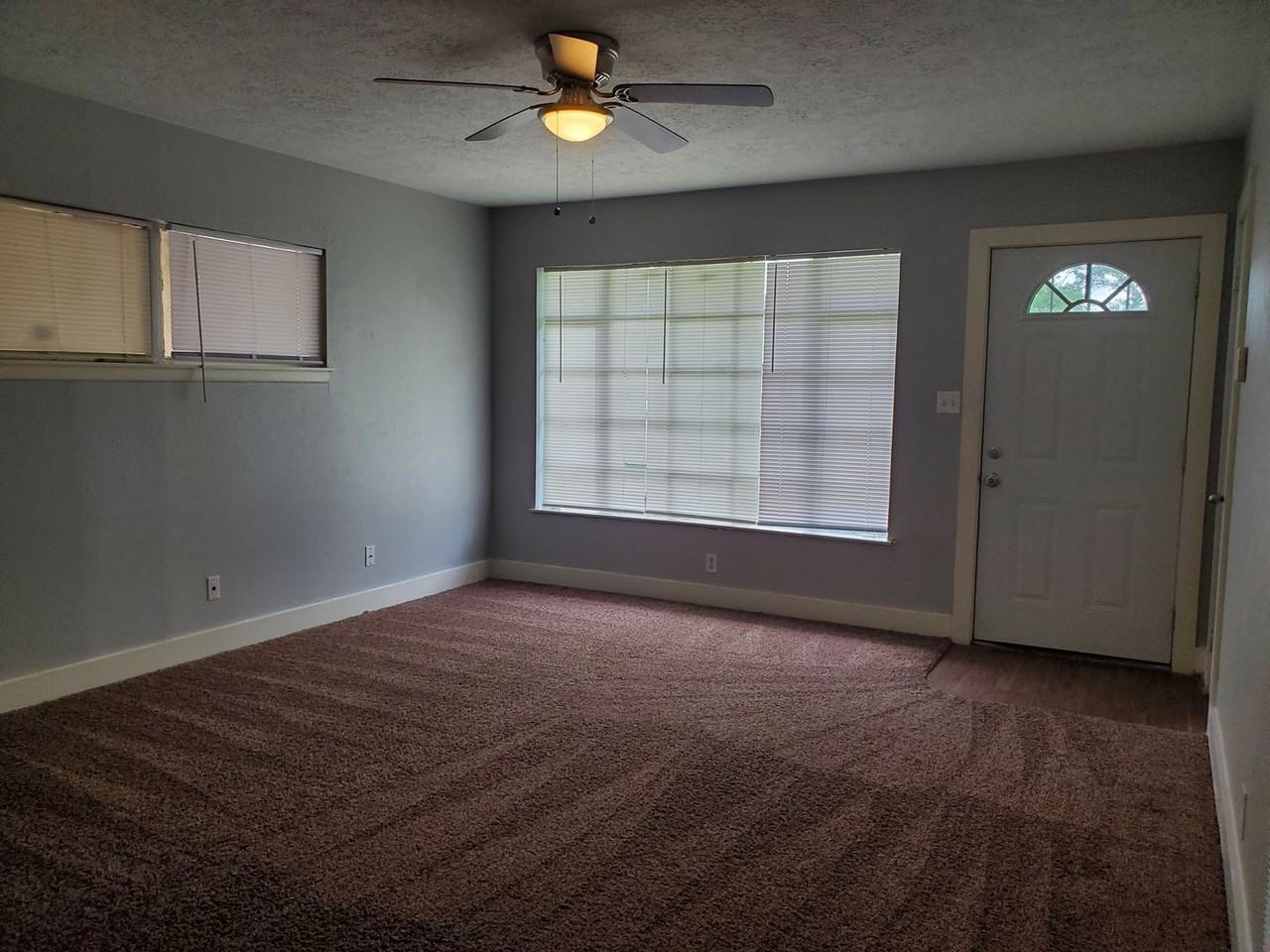 7725 Helbig Rd - Photo 3 of 11