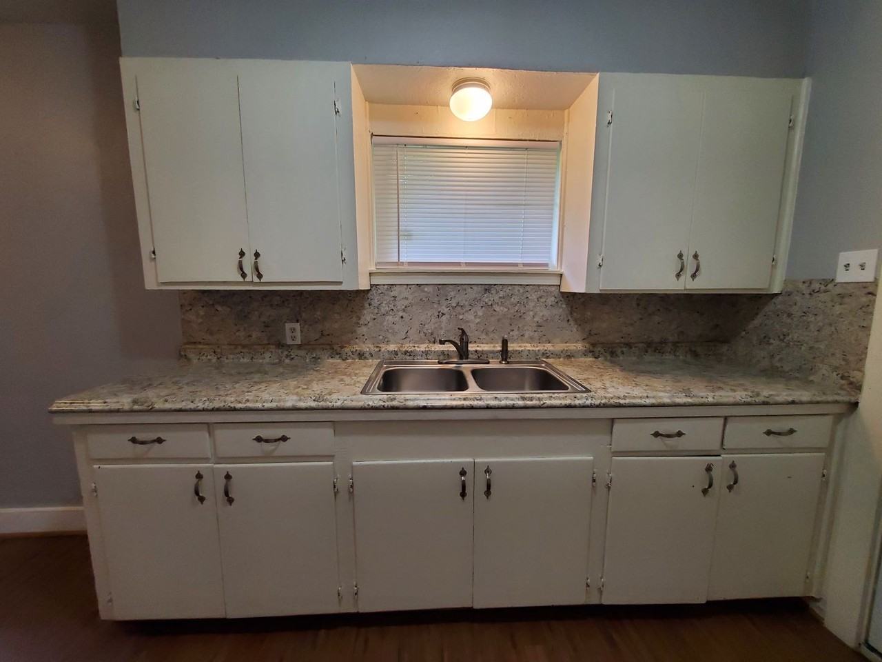 7725 Helbig Rd - Photo 5 of 11