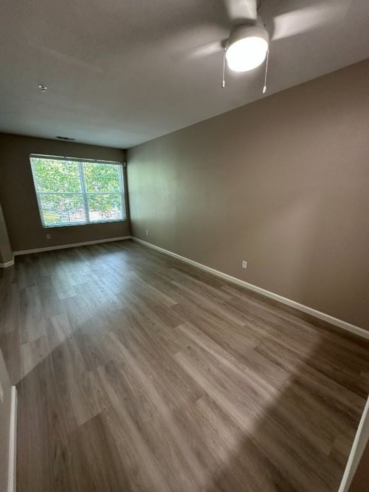 637 Atherton Pl #403 - Photo 3 of 25