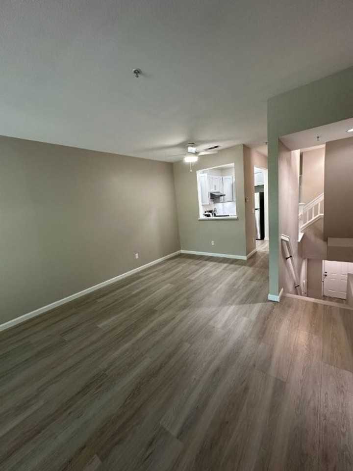 637 Atherton Pl #403 - Photo 4 of 25