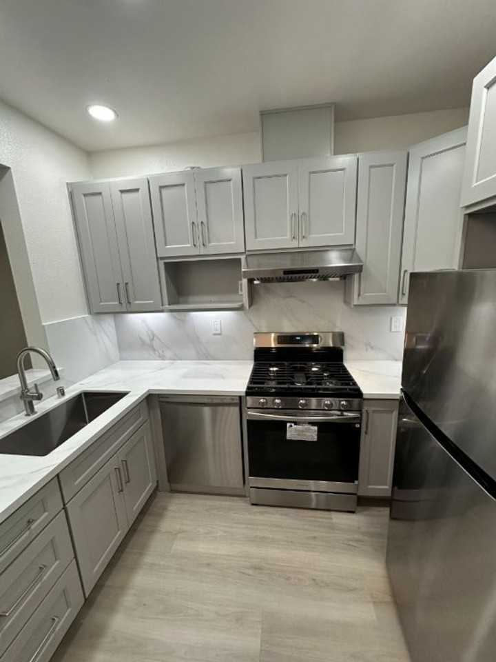 637 Atherton Pl #403 - Photo 5 of 25