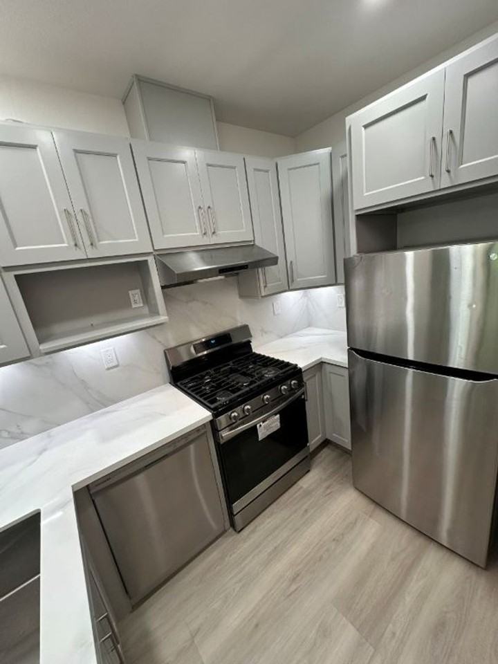 637 Atherton Pl #403 - Photo 6 of 25
