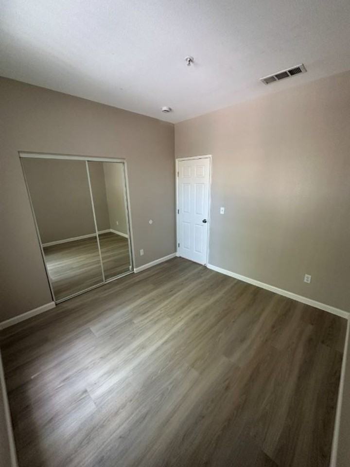 637 Atherton Pl #403 - Photo 7 of 25