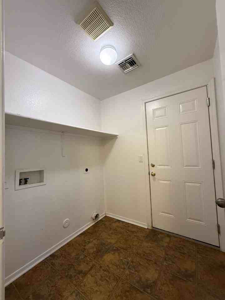 13601 N 129th Dr - Photo 2 of 21