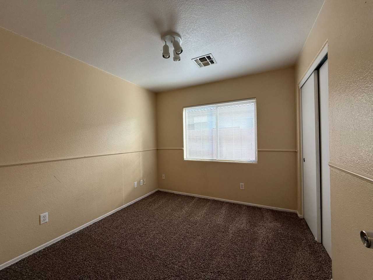 13601 N 129th Dr - Photo 5 of 21
