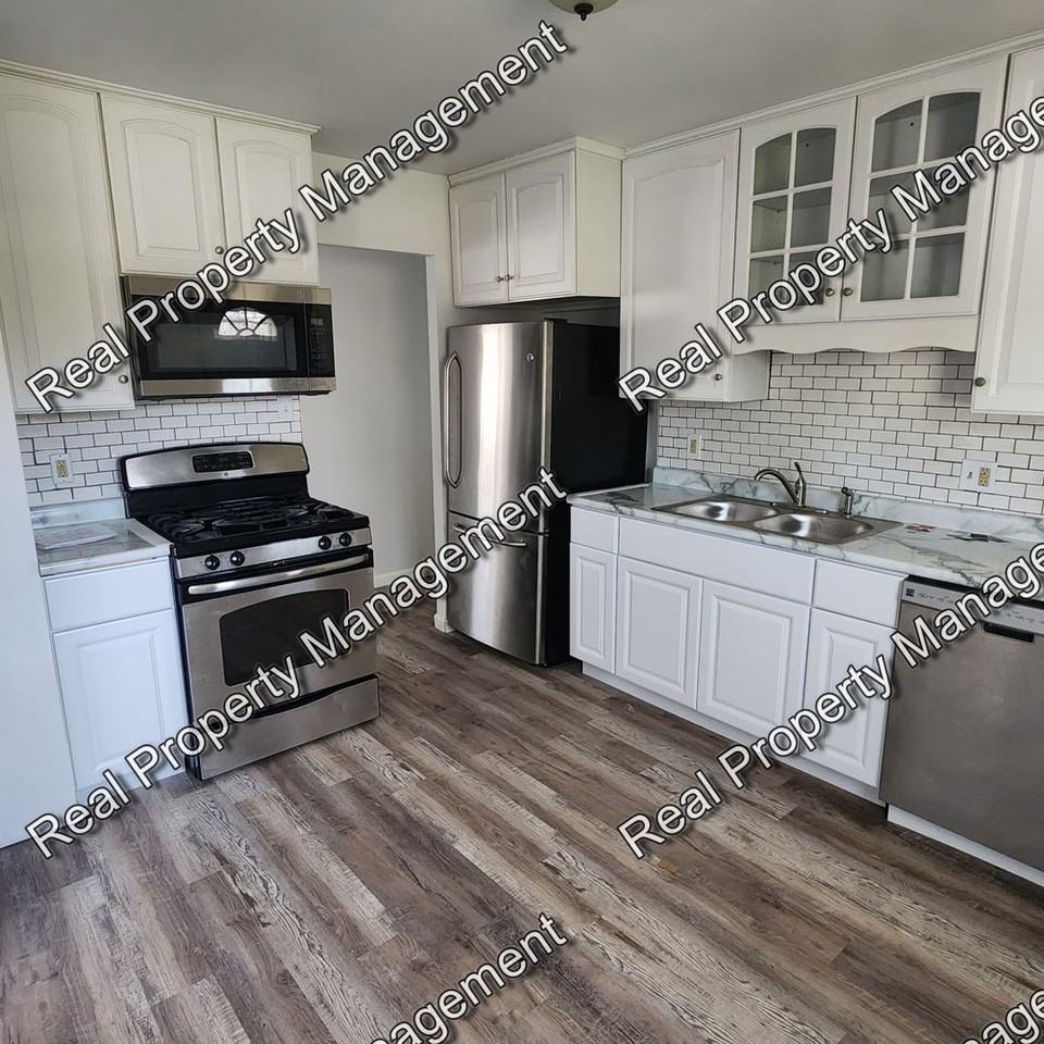7942 Taney Pl - Photo 4 of 16