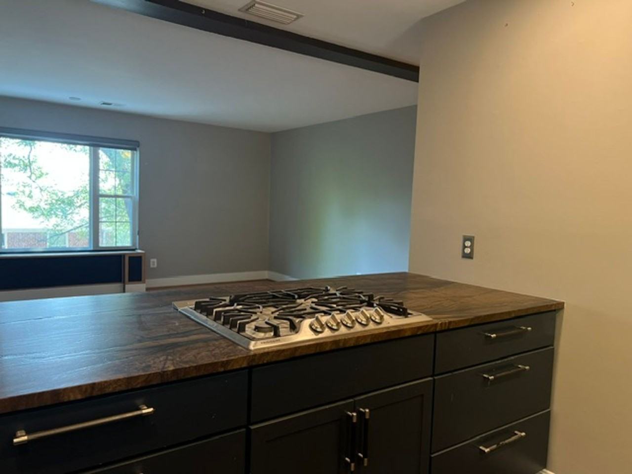 209 Burgess Ave - Photo 7 of 24