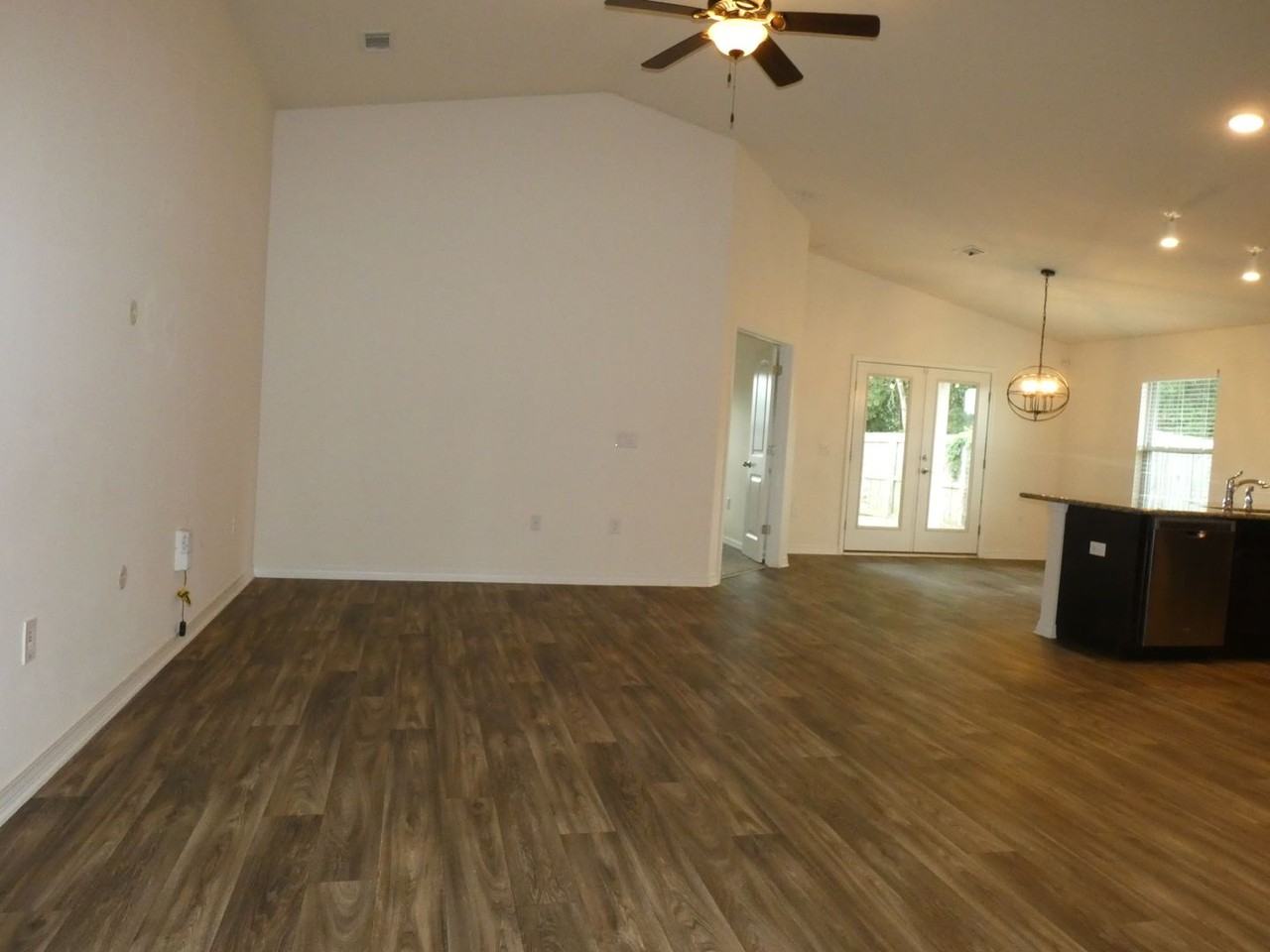 5637 Peach Dr - Photo 5 of 26