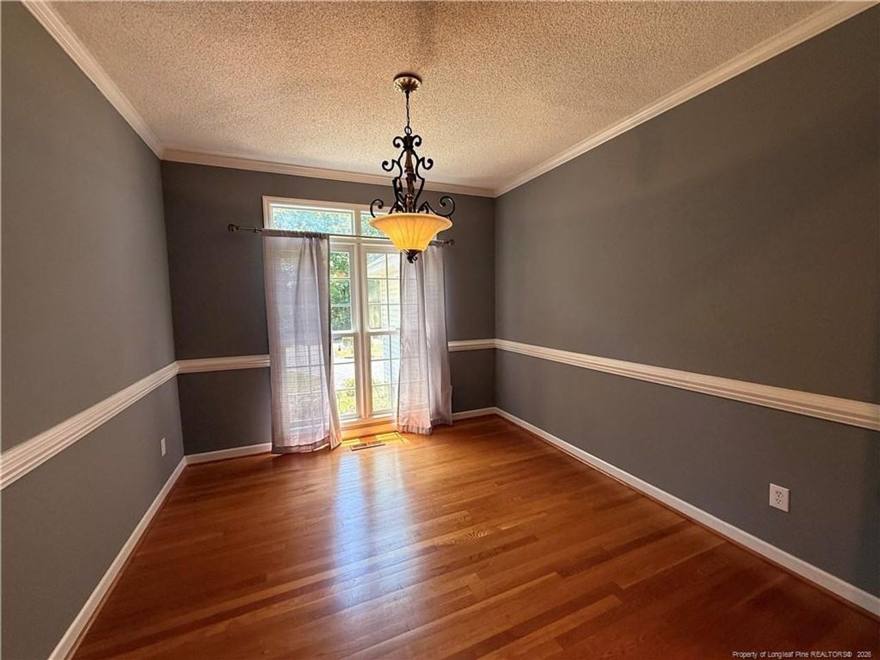 995 Greenbriar Dr - Photo 4 of 19