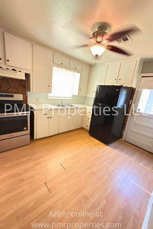 2904 Nw 19th St - Photo 2 of 10
