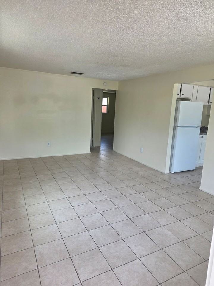 414 28th Ave W - Photo 2 of 7