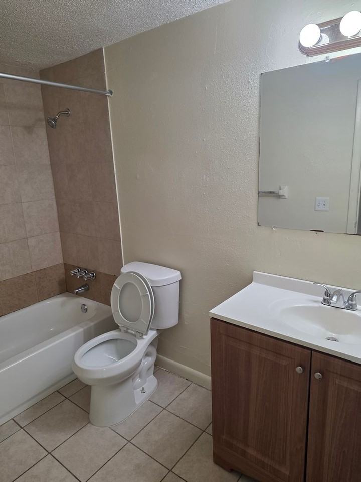 414 28th Ave W - Photo 6 of 7
