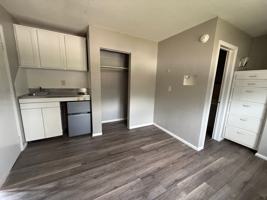featured image of 815 Crescent Dr