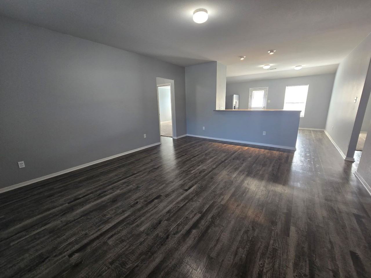 2416 Kenneth Dr - Photo 2 of 14