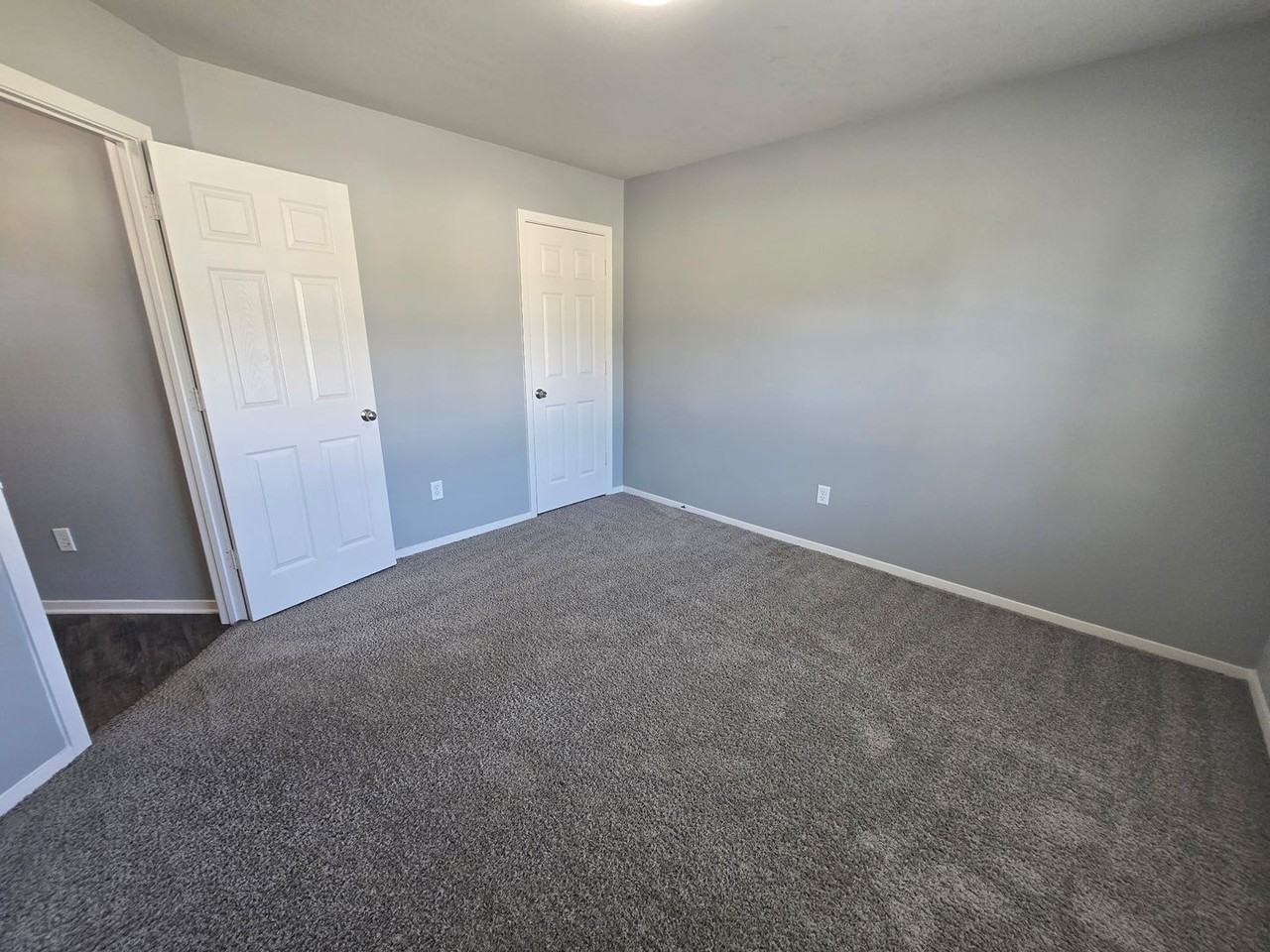 2416 Kenneth Dr - Photo 4 of 14
