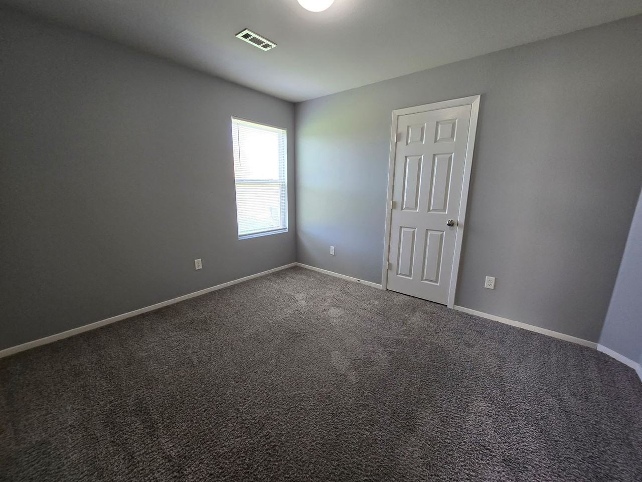 2416 Kenneth Dr - Photo 7 of 14