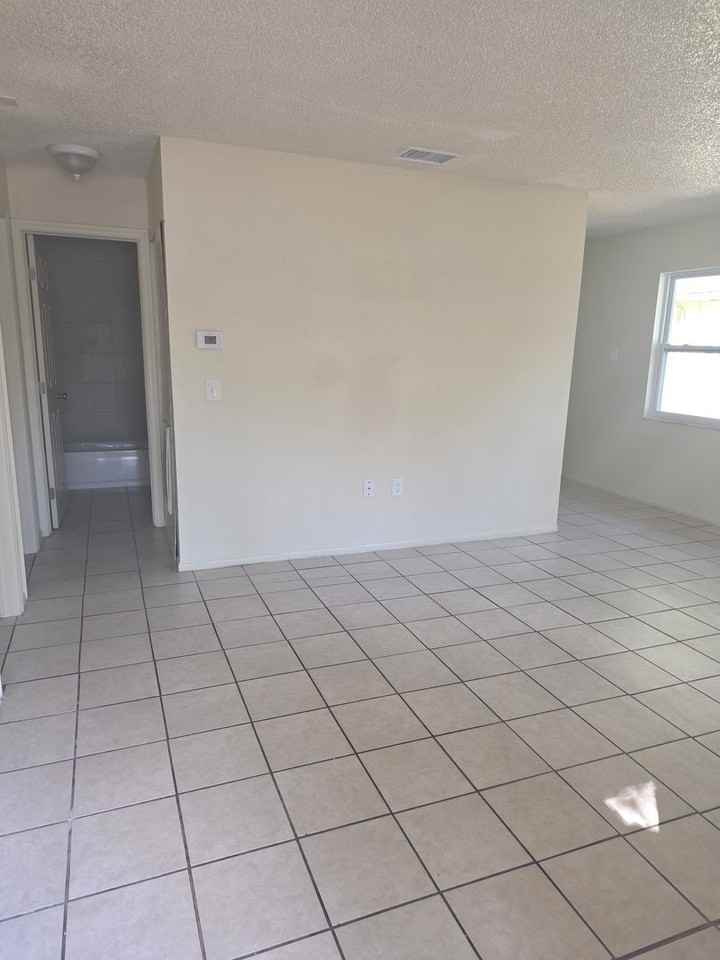 5616 7th Street Ct E - Photo 2 of 10
