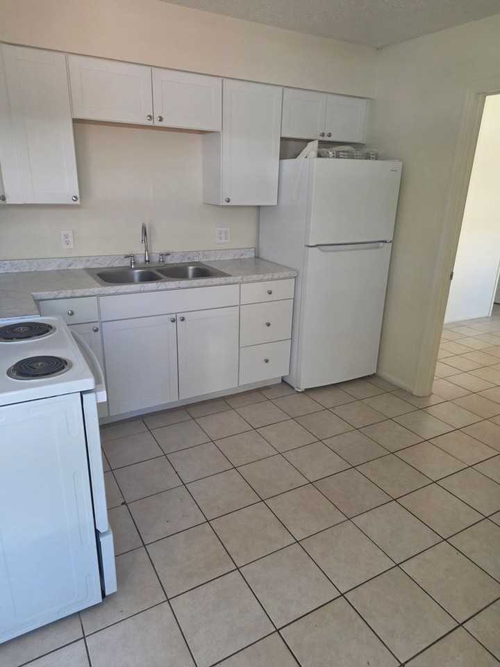 5616 7th Street Ct E - Photo 6 of 10