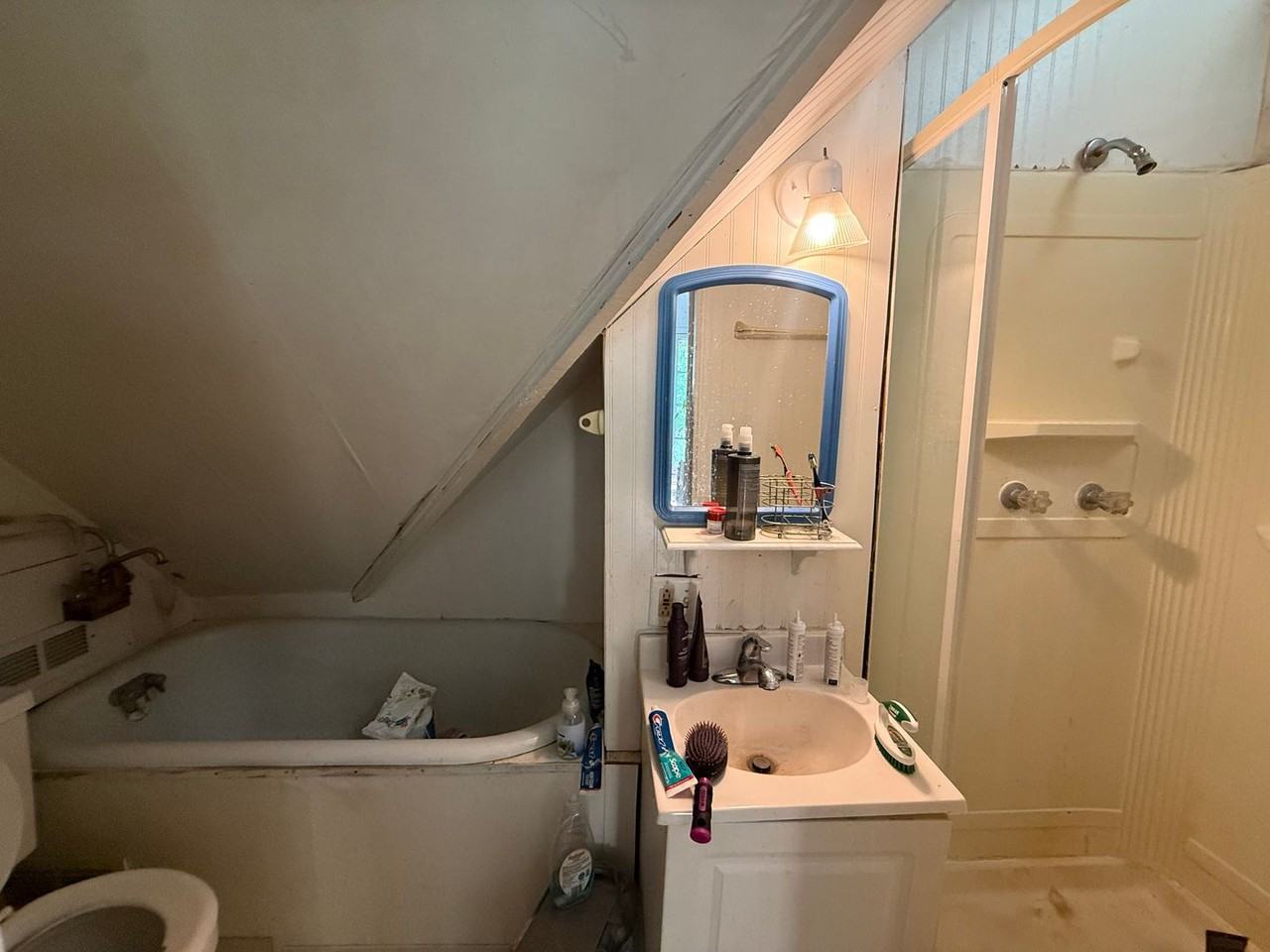 923 1/2 E Washington St - Photo 7 of 11