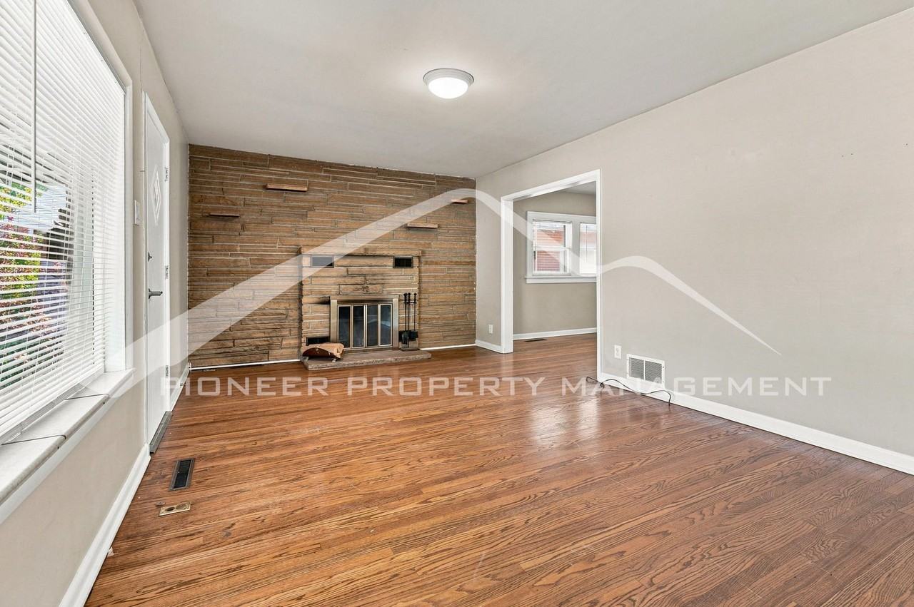 427 S Washington St - Photo 6 of 30