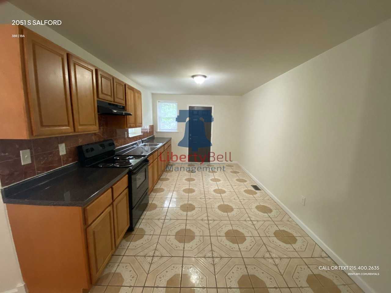 2051 S Salford St - Photo 3 of 11